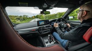 New BMW M5 CS 2021 review ~ station of gear